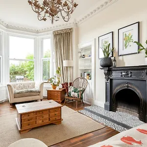 Stylish Victorian Apartment's Close To The Botanical Gardens, Free Parking! Apartment